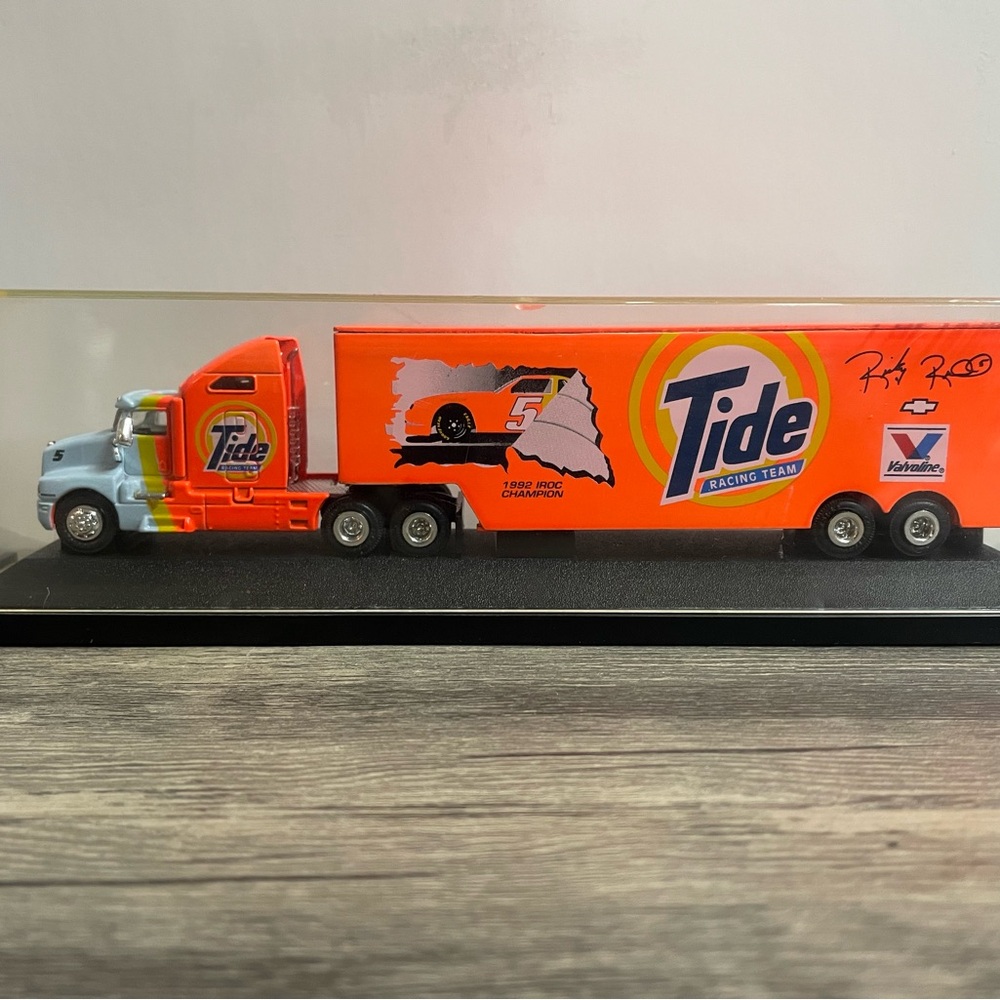 Ricky Rudd NASCAR Racing Champions 1993 Premier Edition Die Cast Transporter